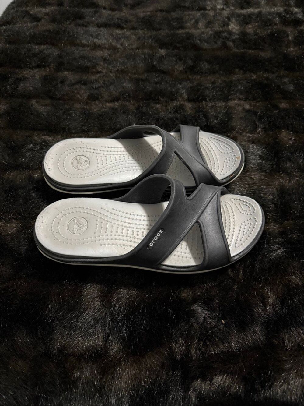 CROCS Tone Alaina Flips (Croslite) Women 9 Black/w Silver Grey sandals shoes